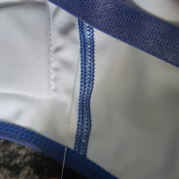 Chestee Women's Lifting Sports Bra - Picture 4 of 6